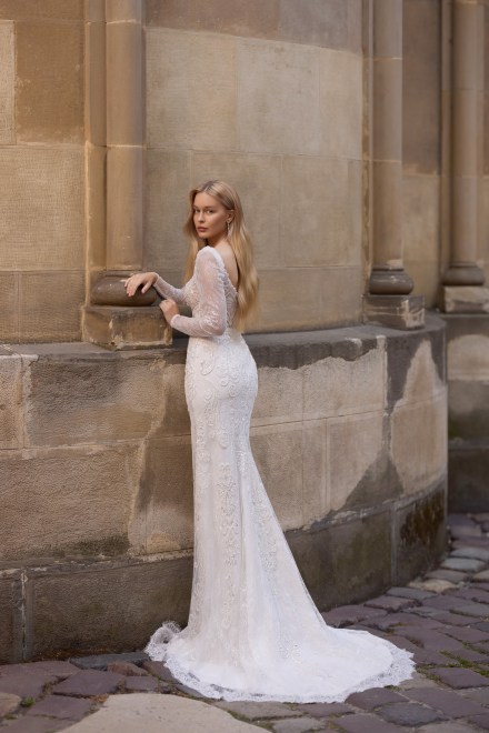 https://sposa-lia.com/images/stories/virtuemart/product/14_taylor_03.jpg