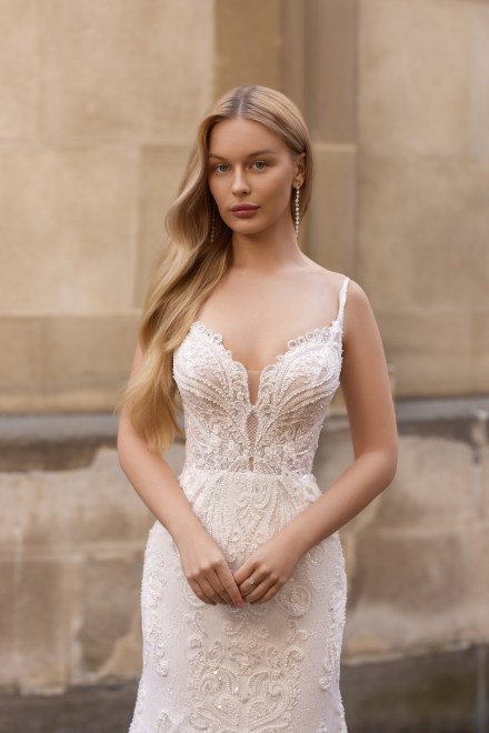 https://sposa-lia.com/images/stories/virtuemart/product/14_taylor_04.jpg