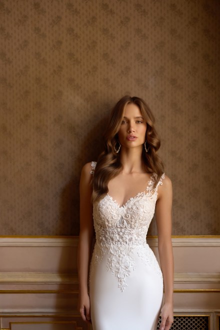 https://sposa-lia.com/images/stories/virtuemart/product/18_kimberly_02.jpg