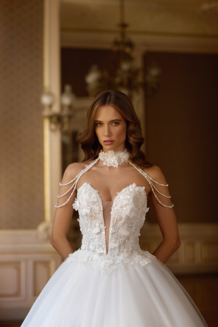 https://sposa-lia.com/images/stories/virtuemart/product/21_rachel_02.jpg