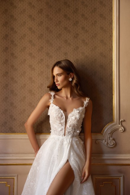 https://sposa-lia.com/images/stories/virtuemart/product/22_cecillia_02.jpg