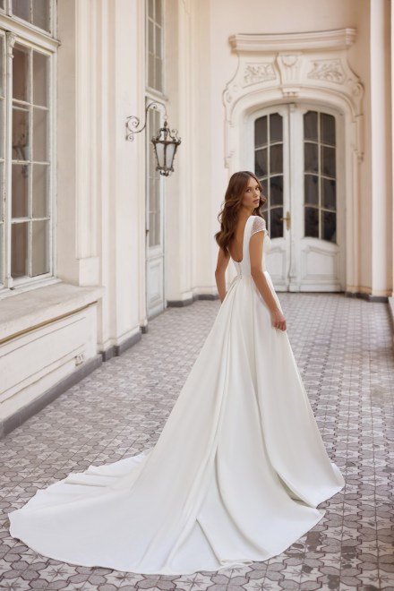 https://sposa-lia.com/images/stories/virtuemart/product/3_sharon_03.jpg