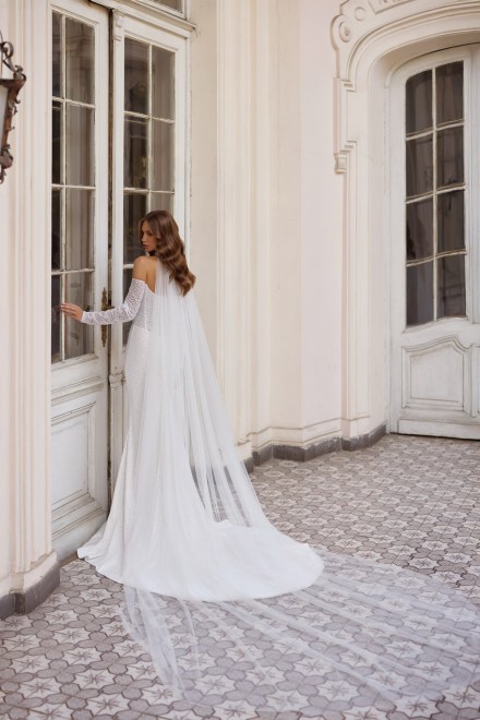 https://sposa-lia.com/images/stories/virtuemart/product/4_caraline_03.jpg