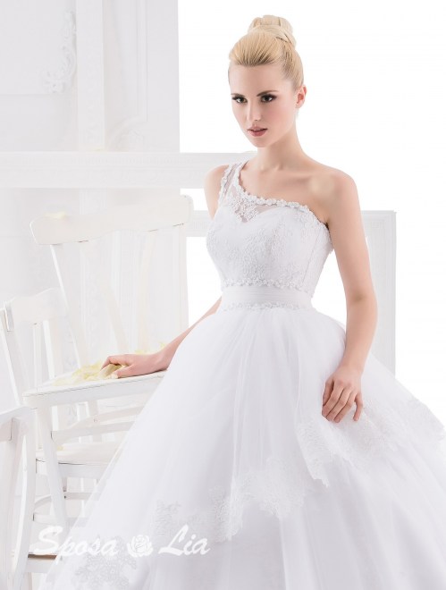 https://sposa-lia.com/images/stories/virtuemart/product/582-24.jpg
