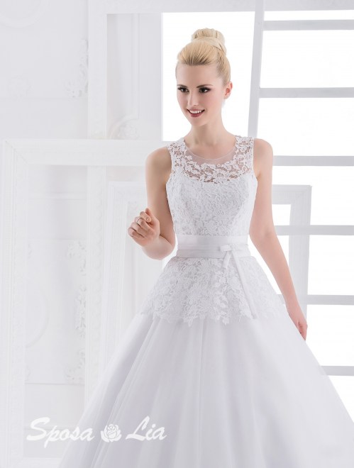 https://sposa-lia.com/images/stories/virtuemart/product/584-29.jpg