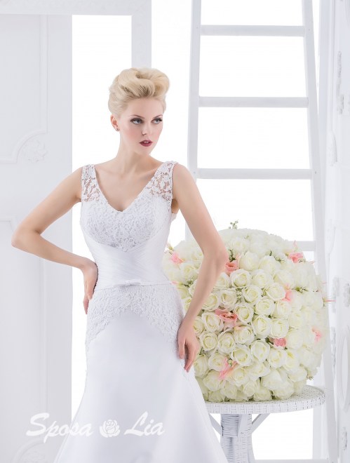 https://sposa-lia.com/images/stories/virtuemart/product/587-36.jpg