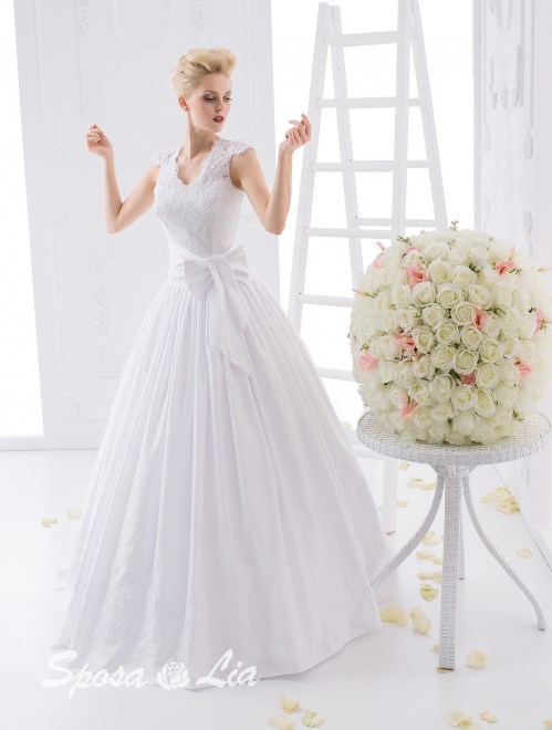 Wedding dress 044 589-13