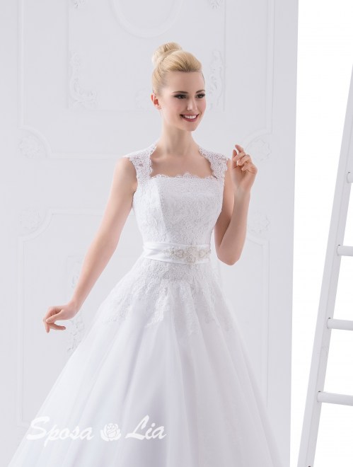 https://sposa-lia.com/images/stories/virtuemart/product/590-28.jpg