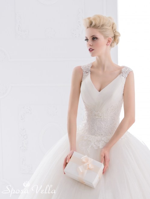 https://sposa-lia.com/images/stories/virtuemart/product/595-33.jpg