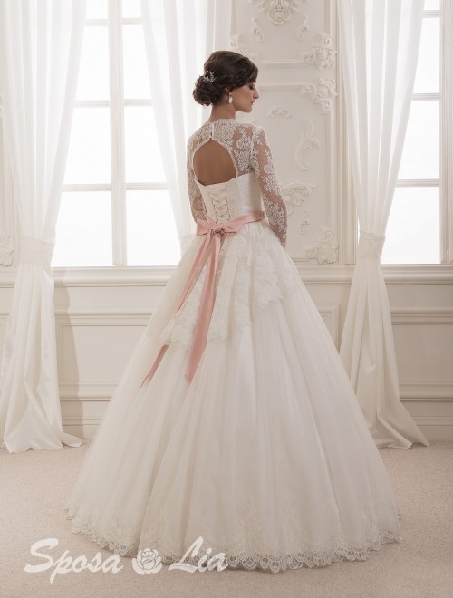 https://sposa-lia.com/images/stories/virtuemart/product/723-jn-(3).jpg