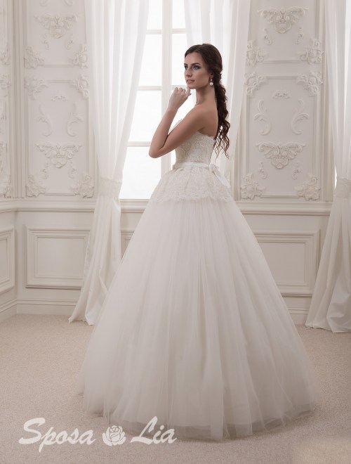 https://sposa-lia.com/images/stories/virtuemart/product/724-jn-(3).jpg