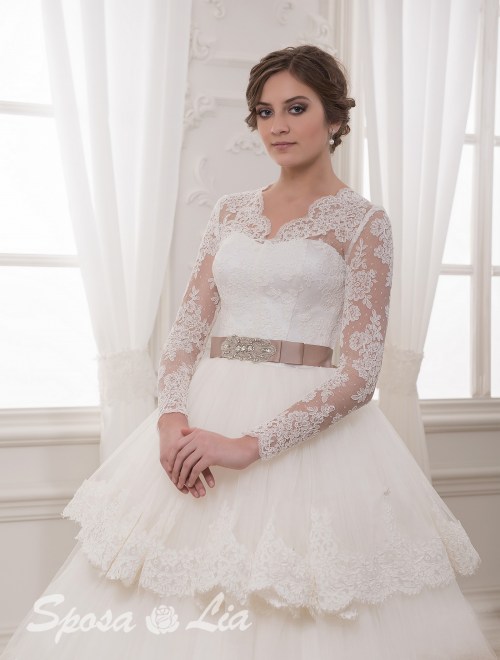 https://sposa-lia.com/images/stories/virtuemart/product/725-jn-(2).jpg