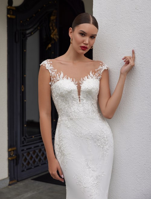 https://sposa-lia.com/images/stories/virtuemart/product/Anna(2).jpg
