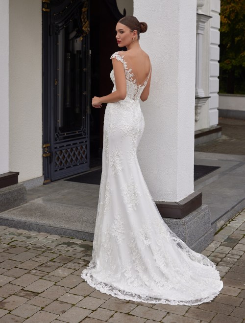 https://sposa-lia.com/images/stories/virtuemart/product/Anna(3).jpg