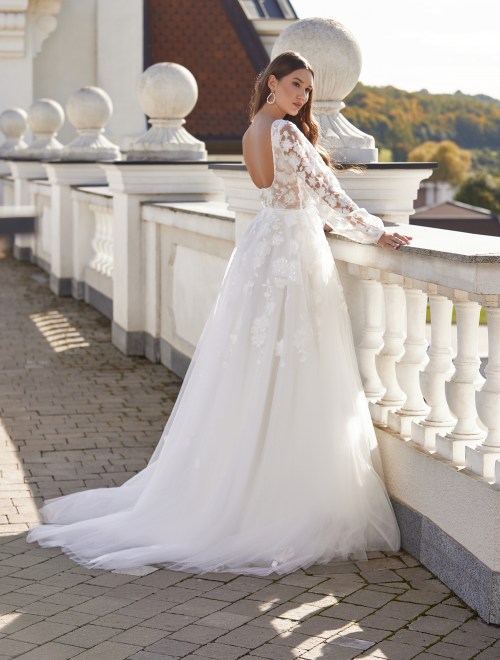 https://sposa-lia.com/images/stories/virtuemart/product/Caleo(3).jpg