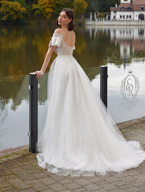 https://sposa-lia.com/images/stories/virtuemart/product/Carmen(3).jpg