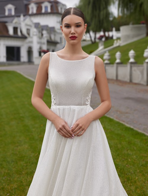 https://sposa-lia.com/images/stories/virtuemart/product/Casandra(2).jpg