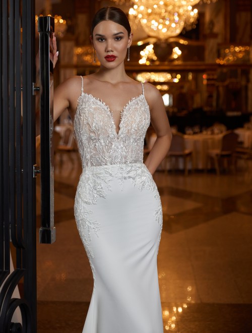 https://sposa-lia.com/images/stories/virtuemart/product/Eleonora(2).jpg