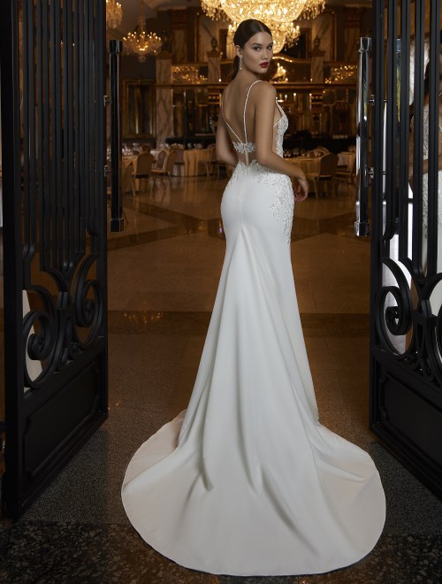 https://sposa-lia.com/images/stories/virtuemart/product/Eleonora(3).jpg