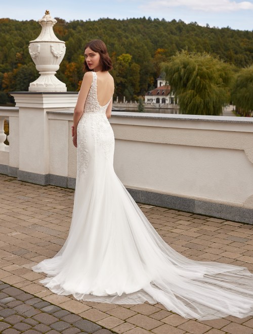 https://sposa-lia.com/images/stories/virtuemart/product/Ida(3).jpg