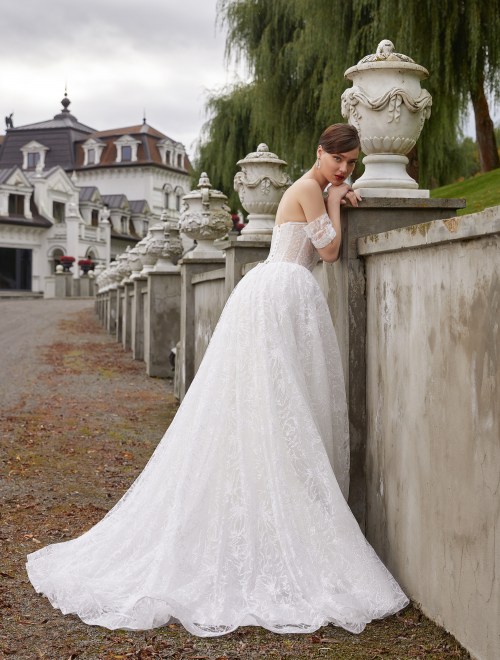 https://sposa-lia.com/images/stories/virtuemart/product/Inessa(3).jpg