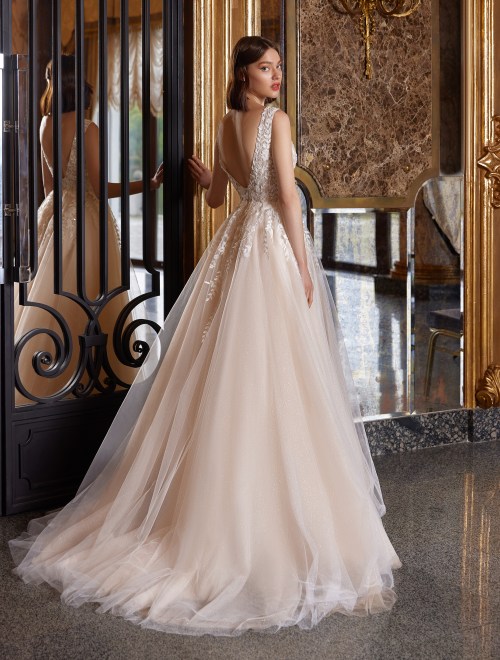 https://sposa-lia.com/images/stories/virtuemart/product/Lori(3).jpg