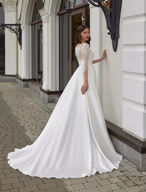 https://sposa-lia.com/images/stories/virtuemart/product/Luciana(3).jpg