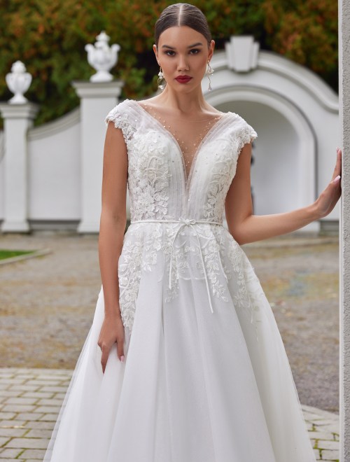 https://sposa-lia.com/images/stories/virtuemart/product/Matilda(2).jpg