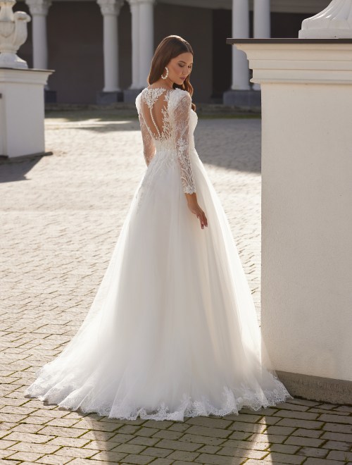 https://sposa-lia.com/images/stories/virtuemart/product/Milena(3).jpg
