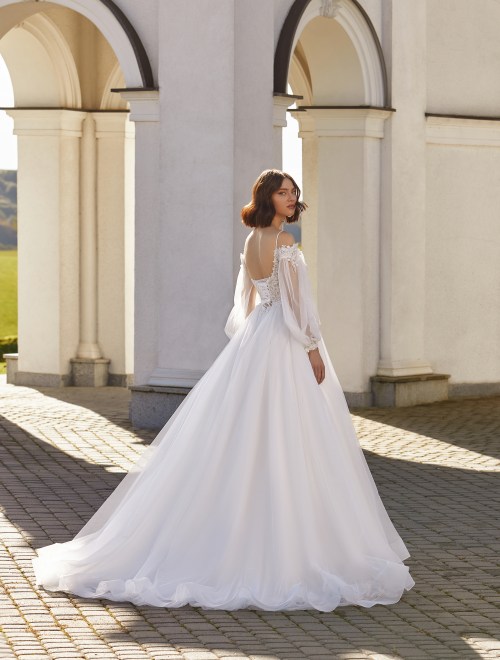 https://sposa-lia.com/images/stories/virtuemart/product/Olga(3).jpg