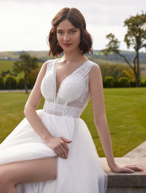 https://sposa-lia.com/images/stories/virtuemart/product/Roselyn(2).jpg