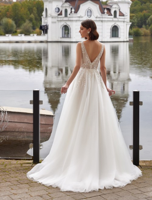 https://sposa-lia.com/images/stories/virtuemart/product/Simona(3).jpg