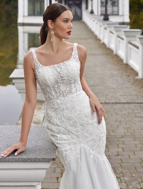 https://sposa-lia.com/images/stories/virtuemart/product/Vlada(2).jpg